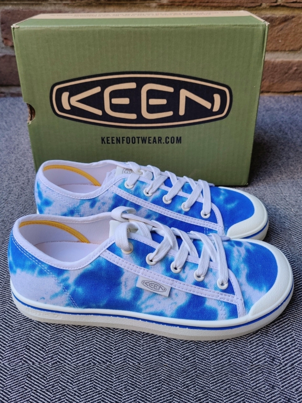 KEEN Womens 7.5 Canvas Sneakers Tie-dye Blue White Clouds Elsa Lite New In Box